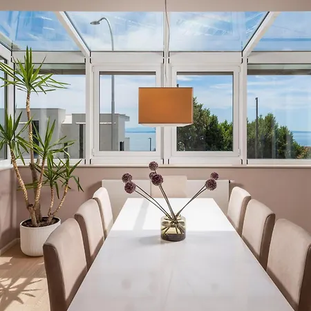 Rebecca Апартаменти *